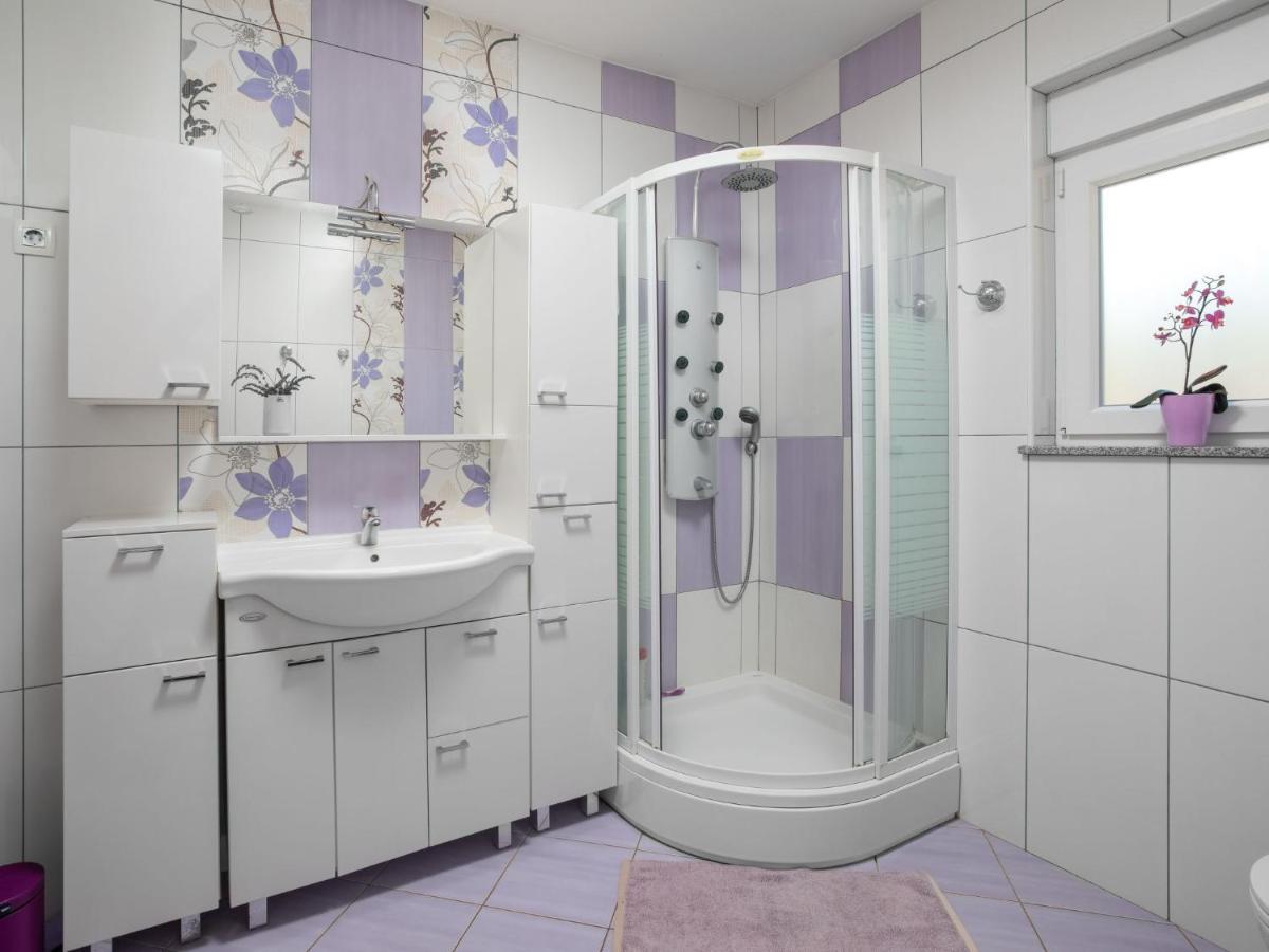 Holiday Home Lavendel - Mlk159 By Interhome Dobrinj Esterno foto